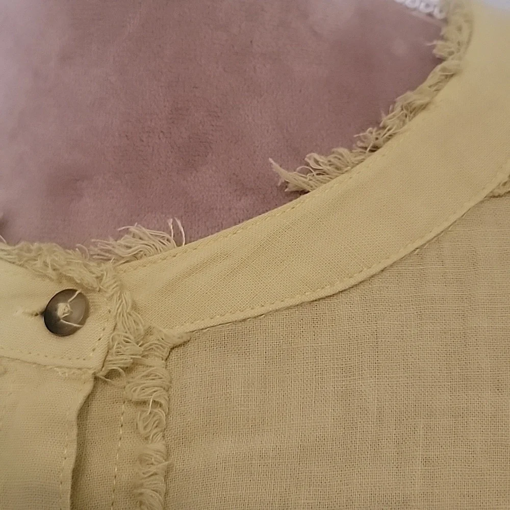 We The Free (Free People) Size XS. Linen Blend Raw Hem Button Down Shirt, NWOT